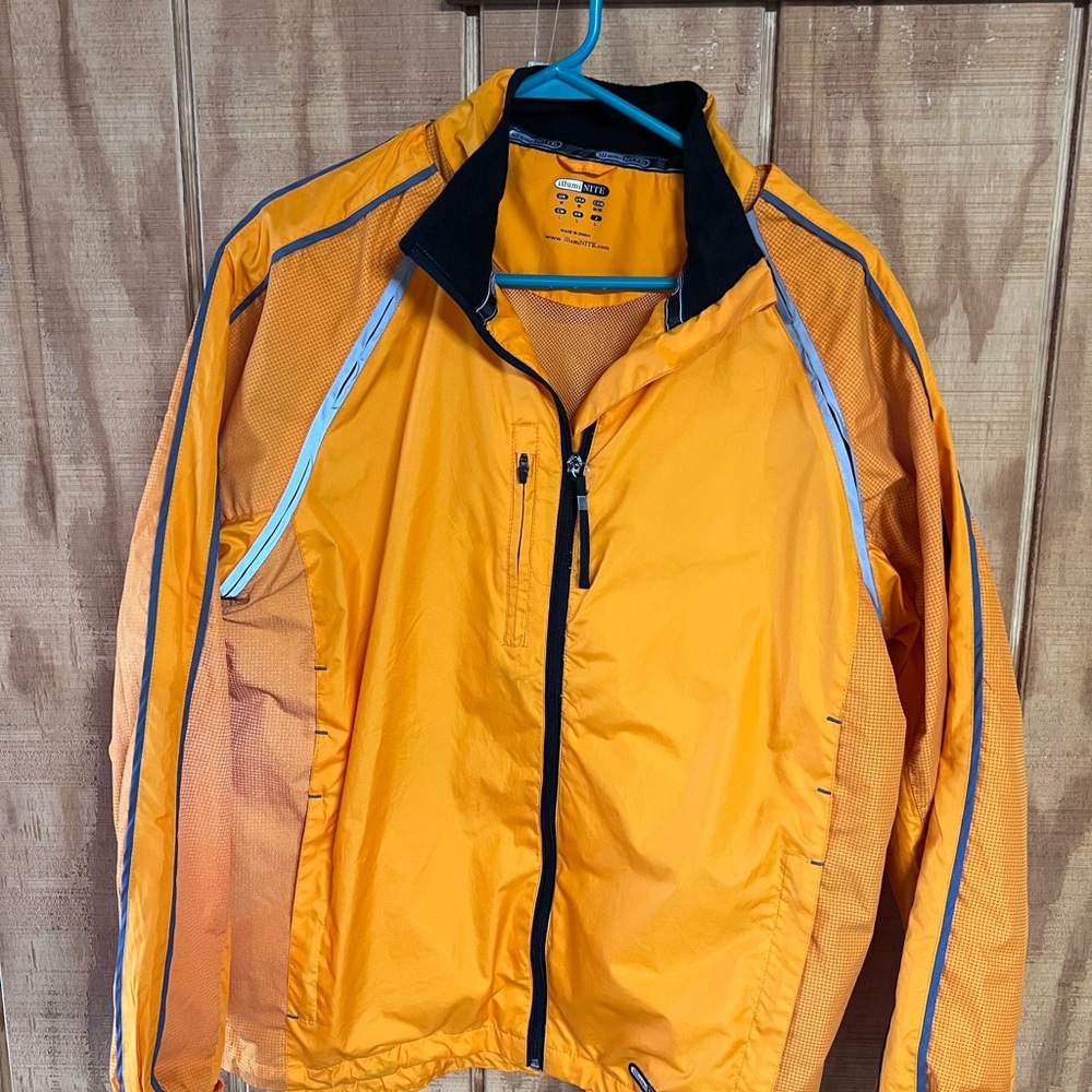 Illuminite Men’s Convertible Reflective Jacket. Converts to Vest. Size Medium